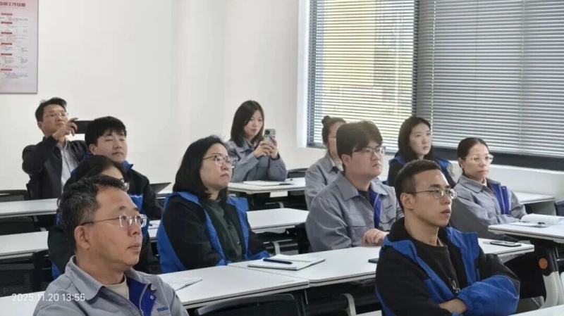 南方略咨詢?yōu)樯瞎ど曦惣瘓F(tuán)【600843】提供《國內(nèi)與國際渠道拓展》企業(yè)銷售培訓(xùn)服務(wù)2